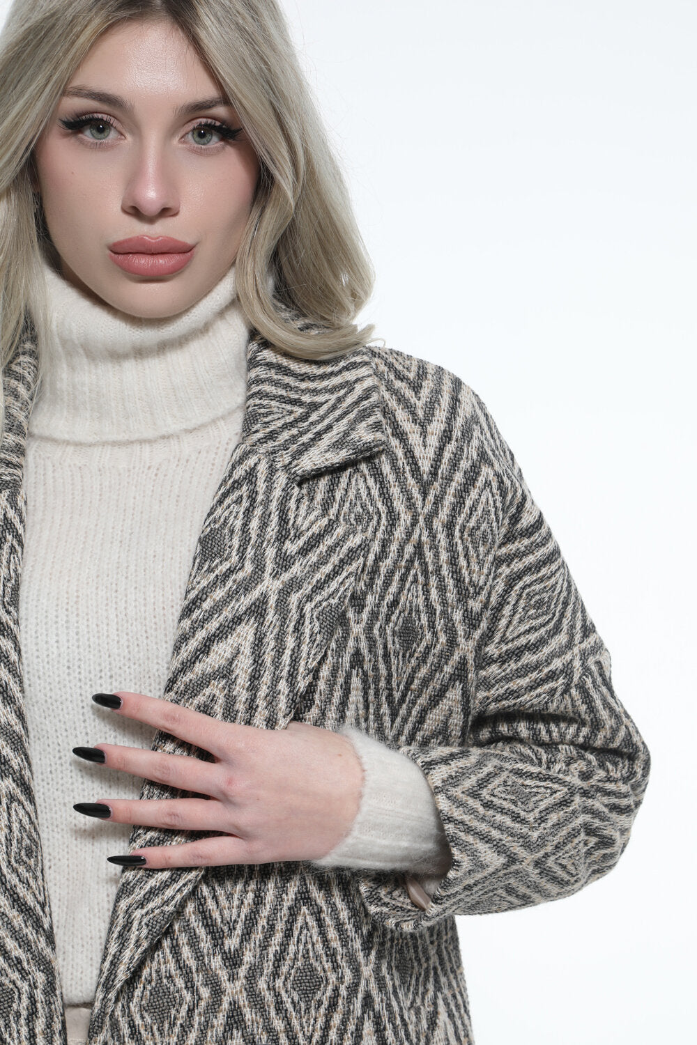 Παλτό oversized με γεωμετρικά σχέδια